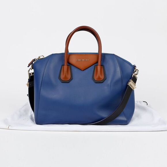GIVENCHY Handbags - Antigona Medium Tote Shoulder Bag